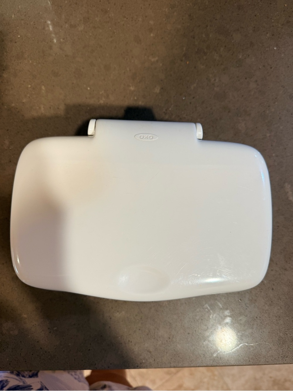 OXO White Plastic Wipes Dispenser